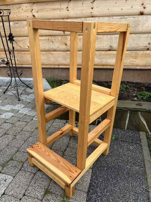 Kitchen helper podstawka dla dziecka do pomocy w kuchni