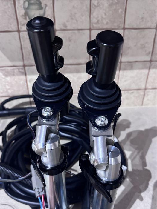 Przyczepa Leśna BMF 14t Zuraw 850Hp 8.5 LS Mini Joystick Parker 600x22