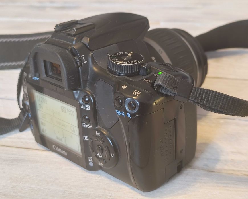 Canon 400D + Canon EF-S 18-55 II