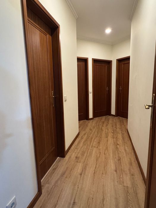 FANTÁSTICO Apartamento T3 (Completamente Remodelado) Paços de Brandão