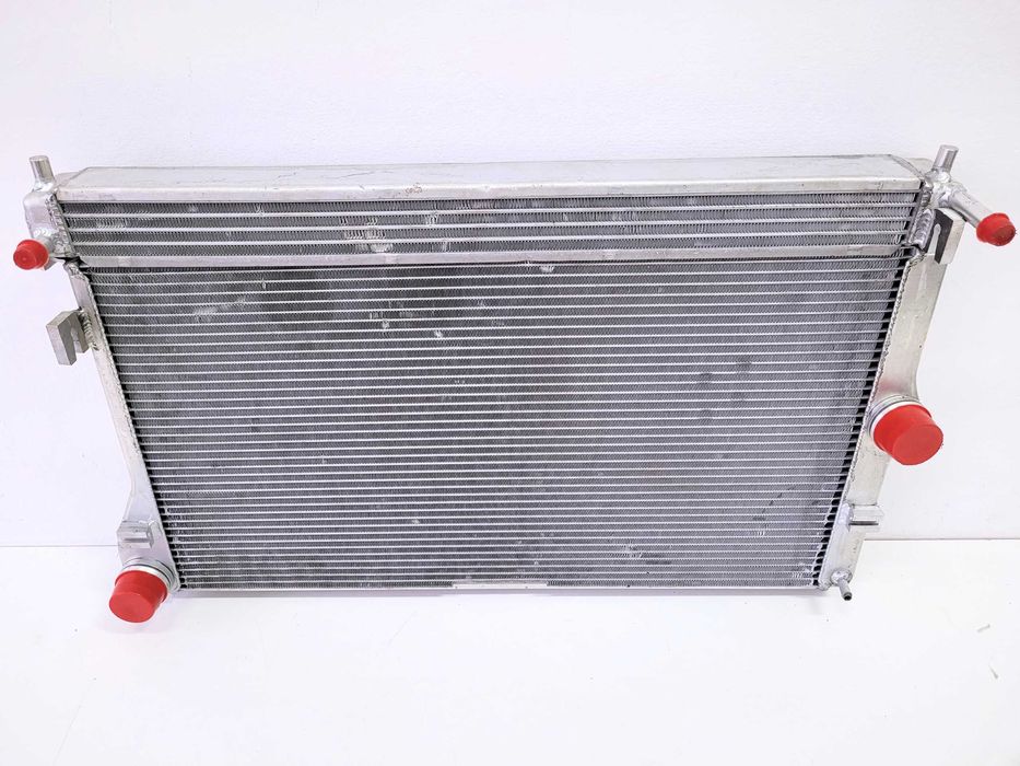 Aston Martin DBS V12, Virage - chłodnica wody + oleju skrzyni