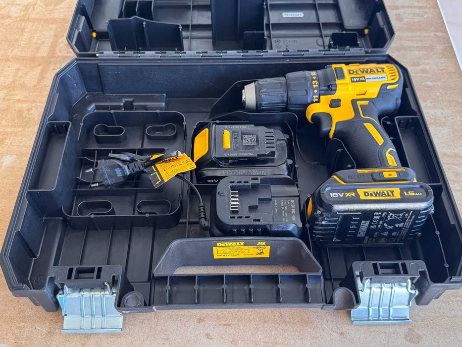 Aparafusadora Dewalt DSD777