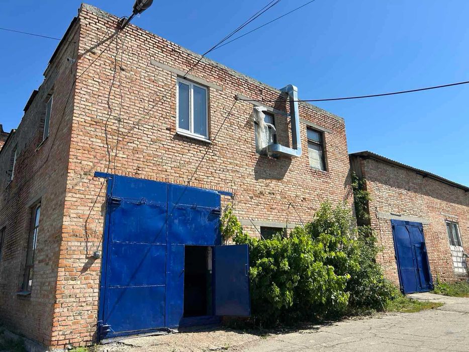 Комплекс виробничих приміщень (завод) в місті Умань Черкаської області