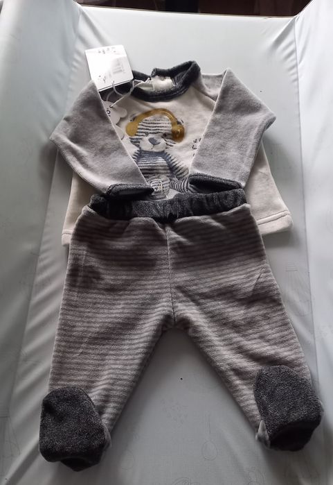 Super szaro biały dres.