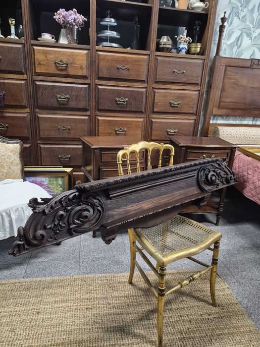 Prateleira Século XIX - Estilo Barroco.