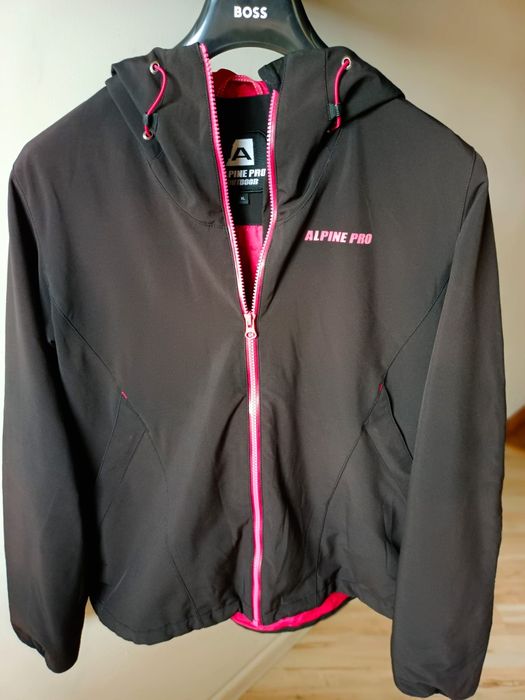 Kurtka damska Alpine Pro ,czarna,z kapturem.