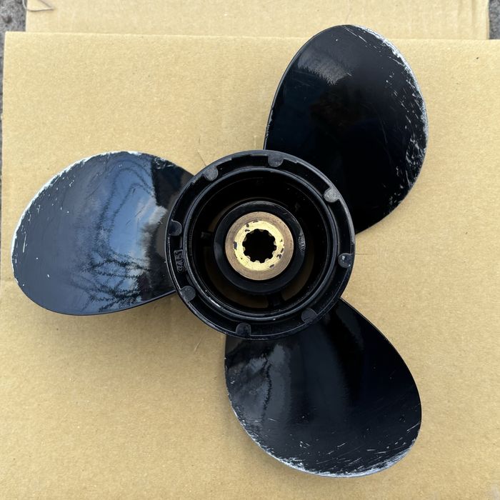 Винт для лодочного мотора Suzuki