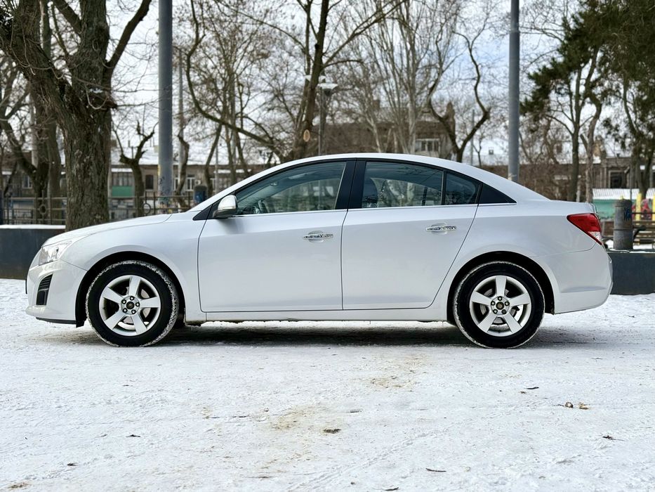 Продам идеальный Cruze от 1 хозяина не крашеная