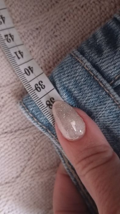 H&M 38r proste niebieskie dżinsy z rozcięciem