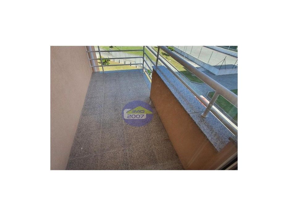Apartamento T2 em Canelas