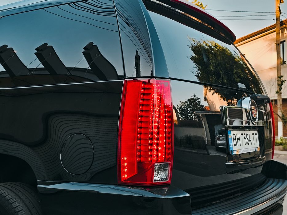 Cadillac Escalade 3