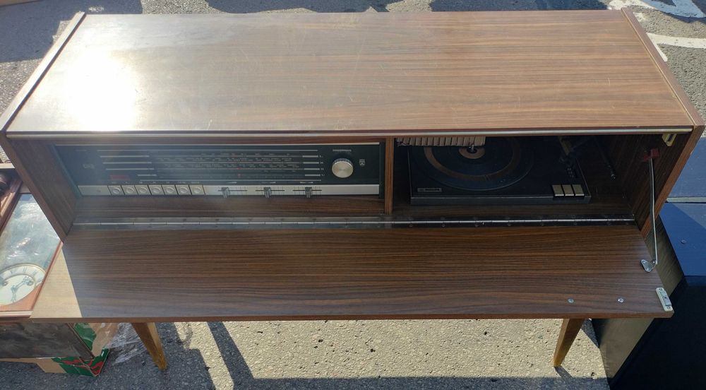 radiola Grundig, szafka z gramofonem i radiem