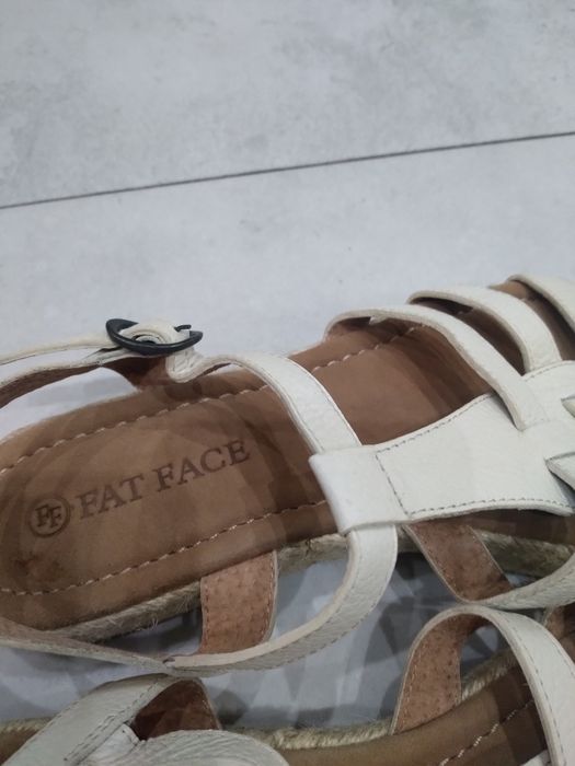 Piękne skórzane sandałki rozmiar 39 Fat Face
