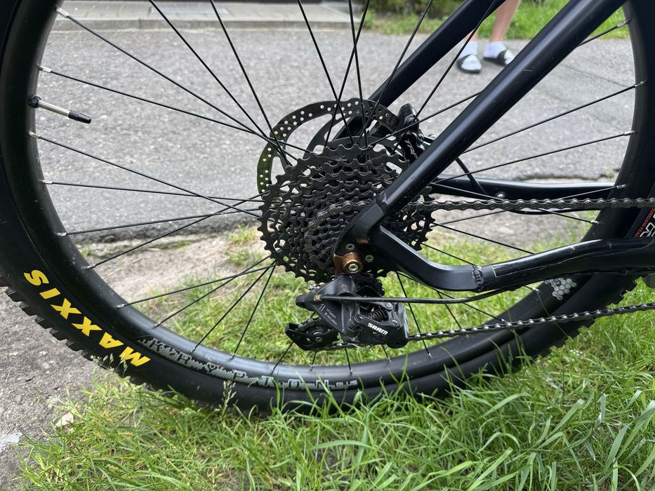 Author versus rama m,kolo 27,5