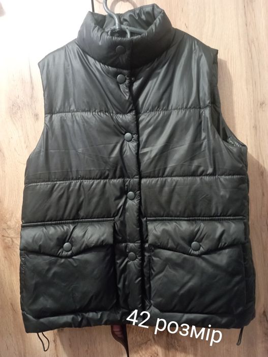 Куртки пальто ,жилетки жіночі підліткові,теплий спортивний костюм,угі