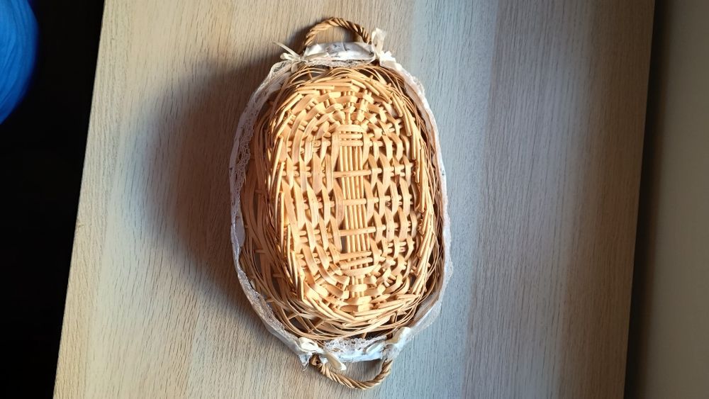 cesta em verga com forra em tecido