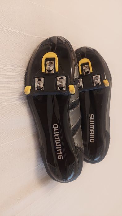 Sapatos de ciclismo Shimano 42 com encaixe para pedal
