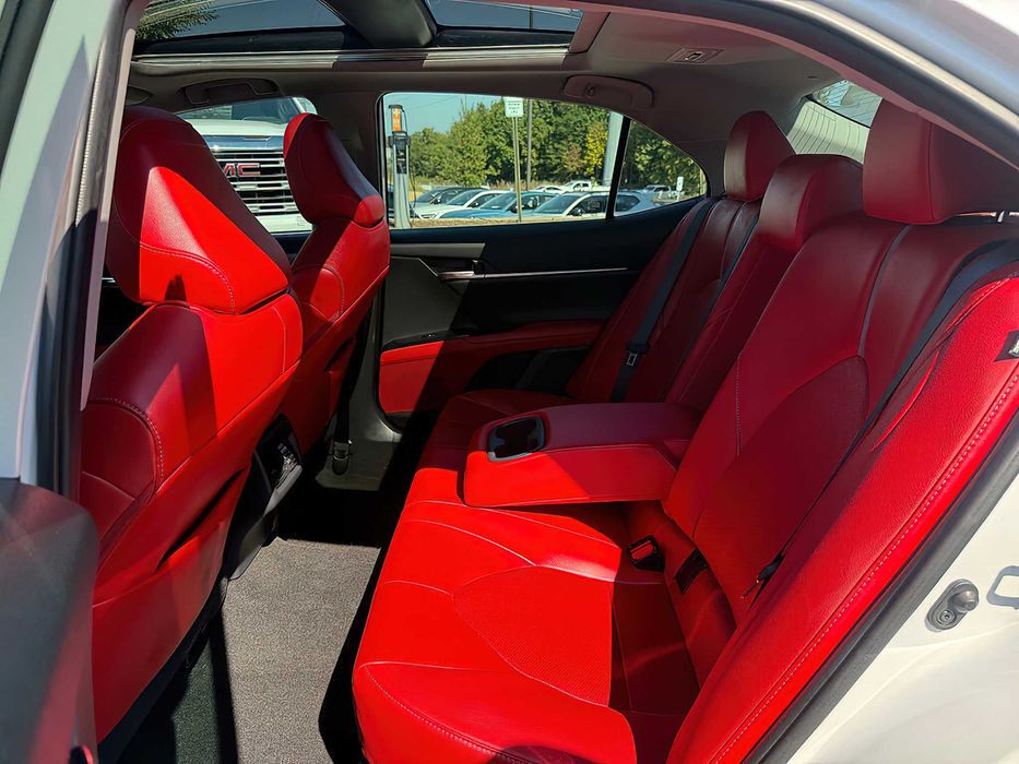 Toyota Camry      2020