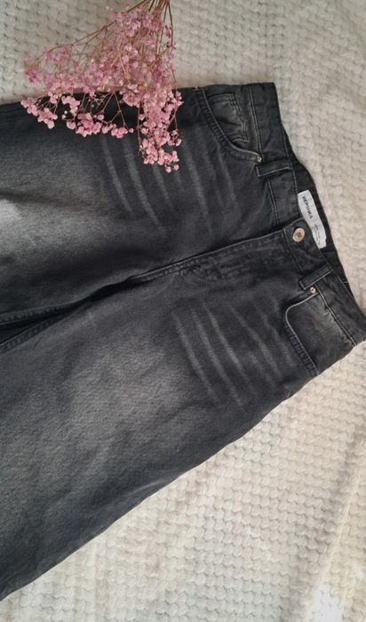 Nowe spodnie jeansowe Bershka