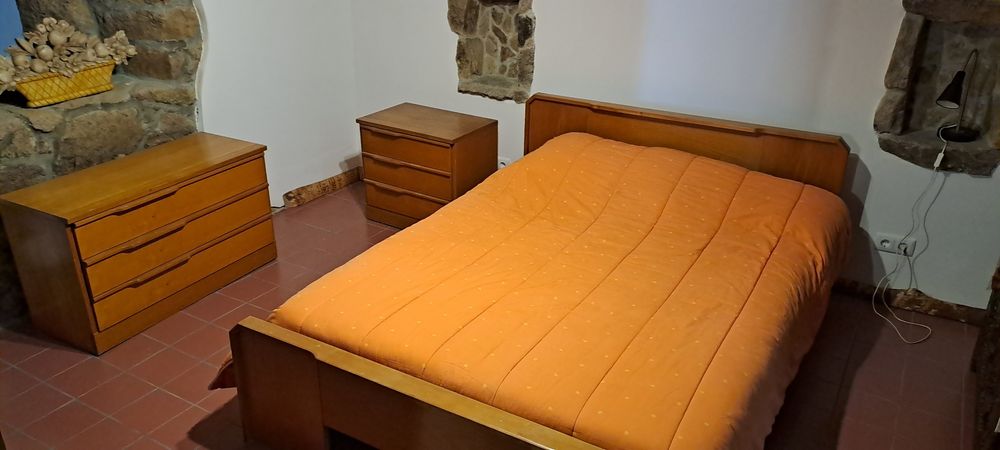 Cama + Mesas de Cabeceira + Cómoda (Bom estado!)
