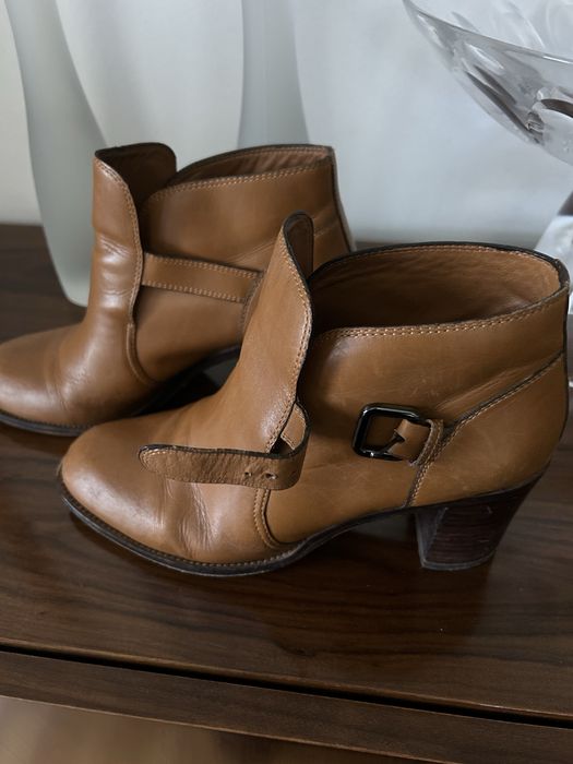 Botas com tacao castanhas da Uterque