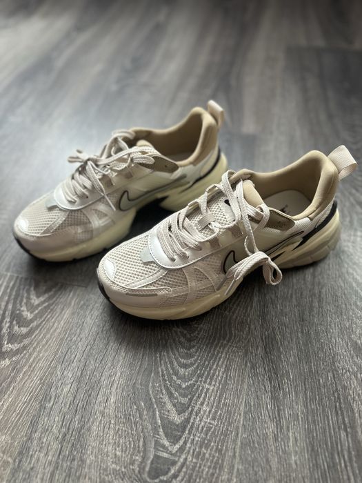 Кросівки  Nike v2k run