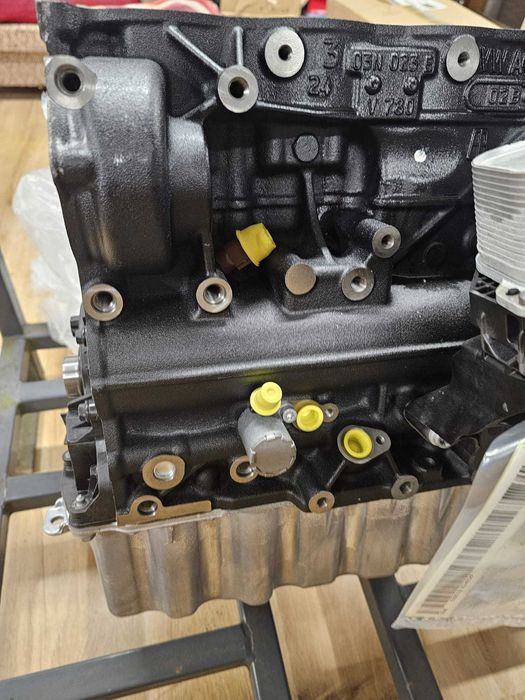 Fabrycznie nowy oryginał Volkswagen Silnik Dół  2.0 CXE CXF 205kM