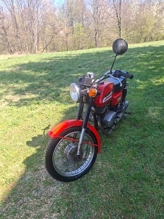 Cezet 175 z dokumentami