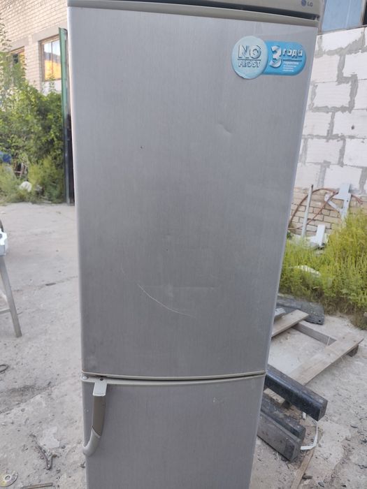 Продам холодильник LG