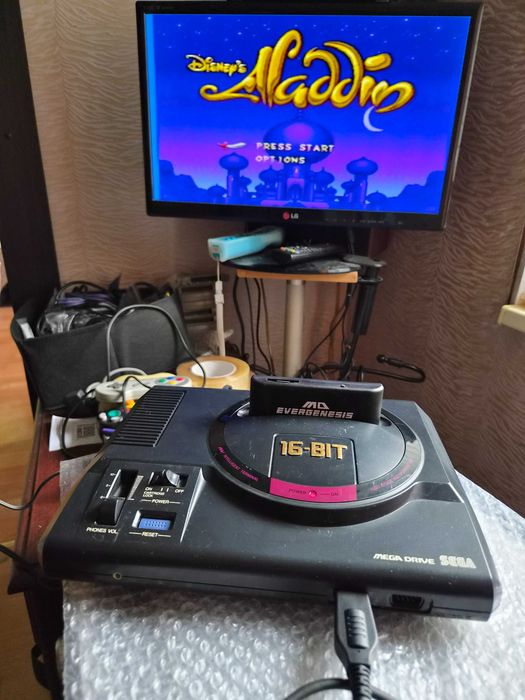 Ігрова приставка Sega Mega Drive з аудіочіпом Yamaha VA1