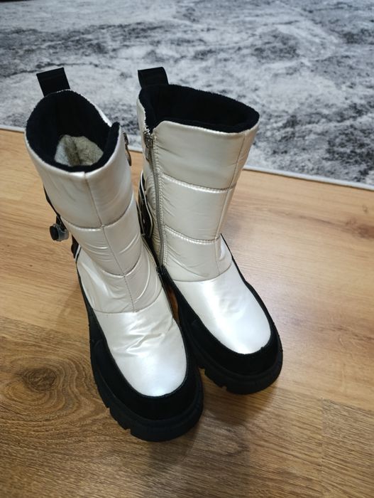 Зимові чоботи, дутіки, ботинки осінь в подарунок