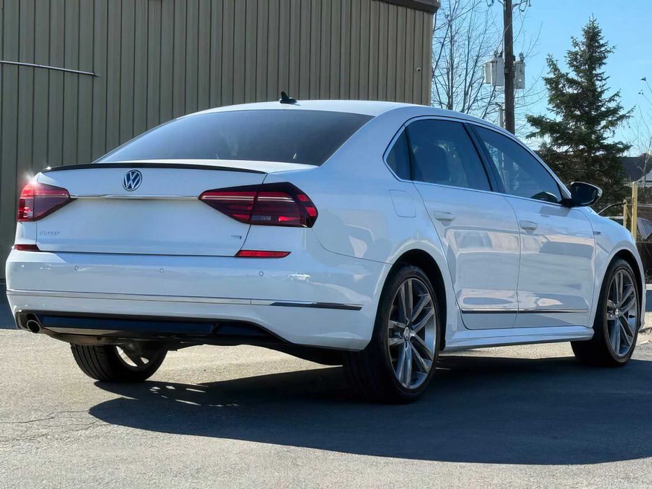Volkswagen Passat SE R-Line      2019