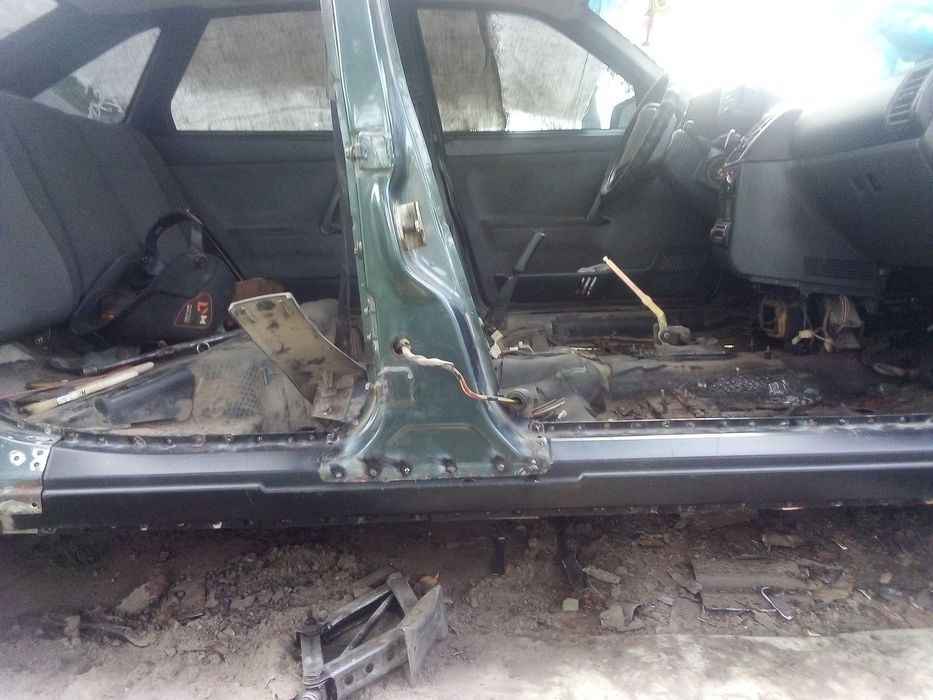 Аргонне зварювання,заміна порогів та інших частин автомобіля