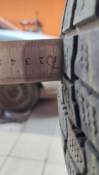 Резина б.у гарний стан