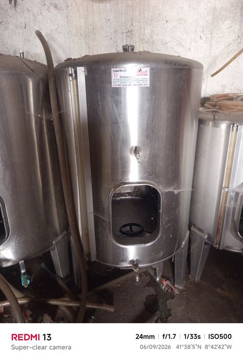 Cubas em inox de 250 e 500 ltros