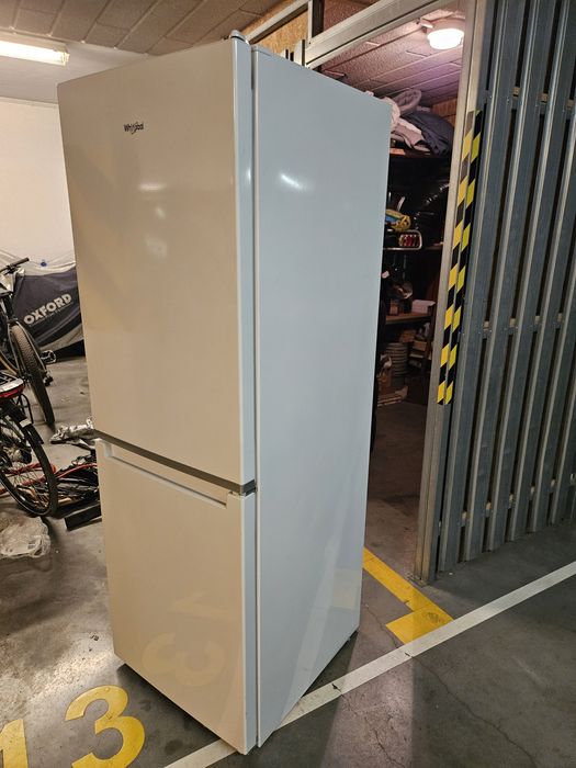 Lodówka Whirpool, mało używana.
