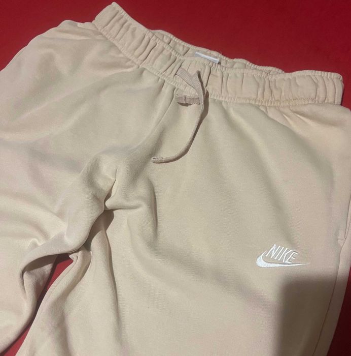Спортивні штани Nike CLUB оригінал М чудовий стан не утеплені