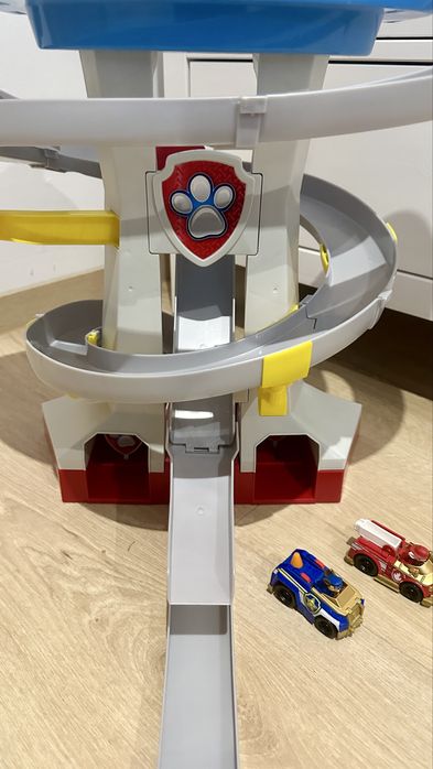 Duza wieza baza ze zjezdzalnia psi patrol adventure rescue way autka