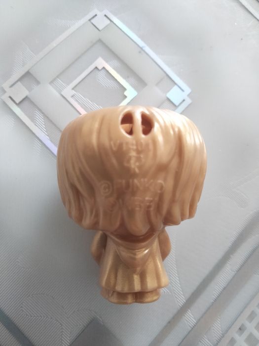 Продам золотого Гарри Поттер 401 из Киндер