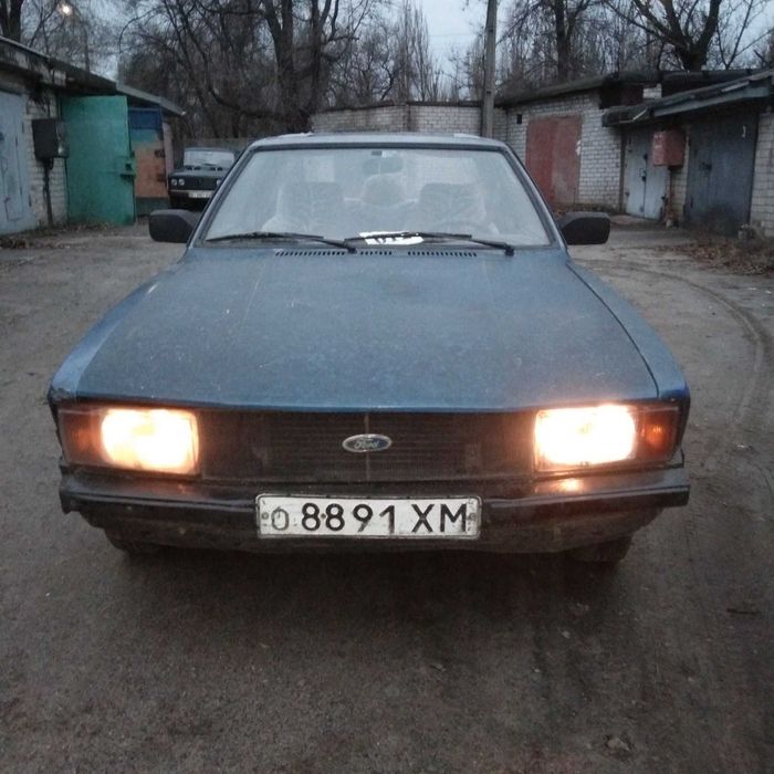 Автомобиль  FORD