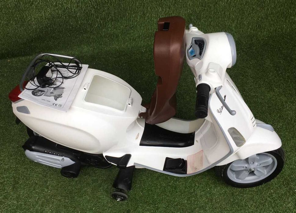 Mota eléctrica para crianças +3 anos. Carregador incluído. SEM BATERIA