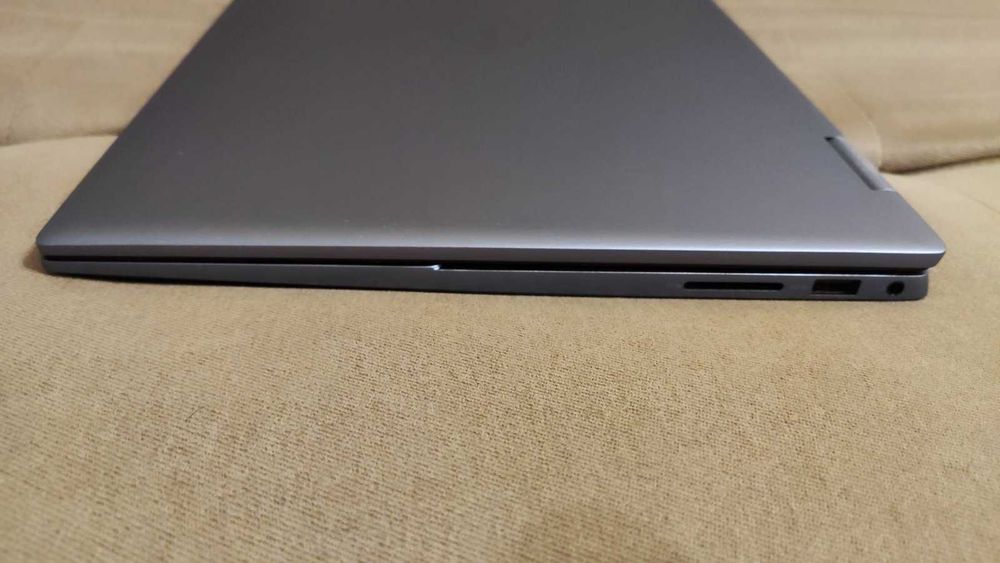DELL 7435 AMD Ryzen 5 7530u 8Gb 512GB 14' IPS ноутбук - планшет
