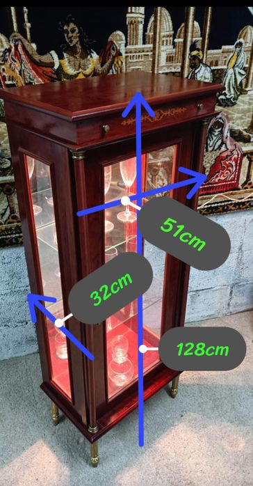 Móvel expositor espelhado/ Vitrine de época com duas prateleiras