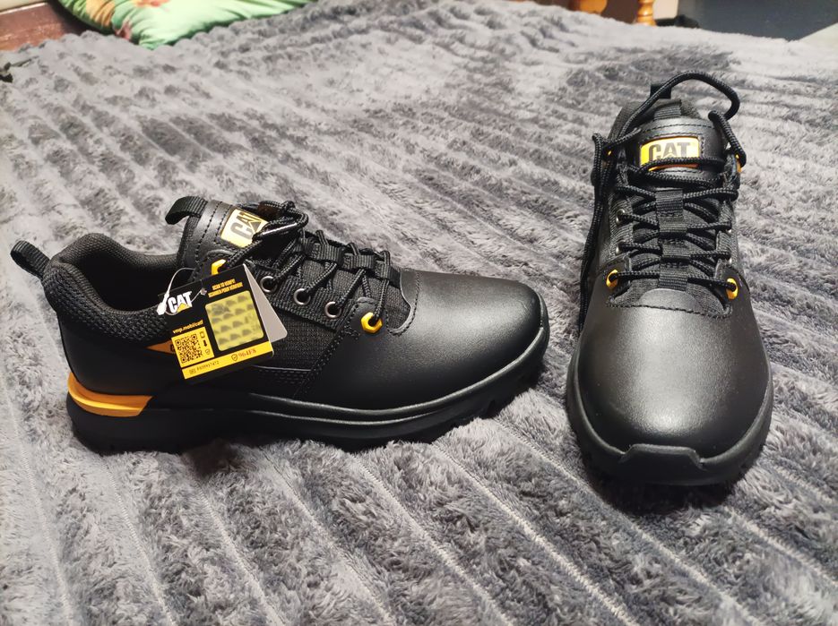 Продам кросівки CATERPILLAR