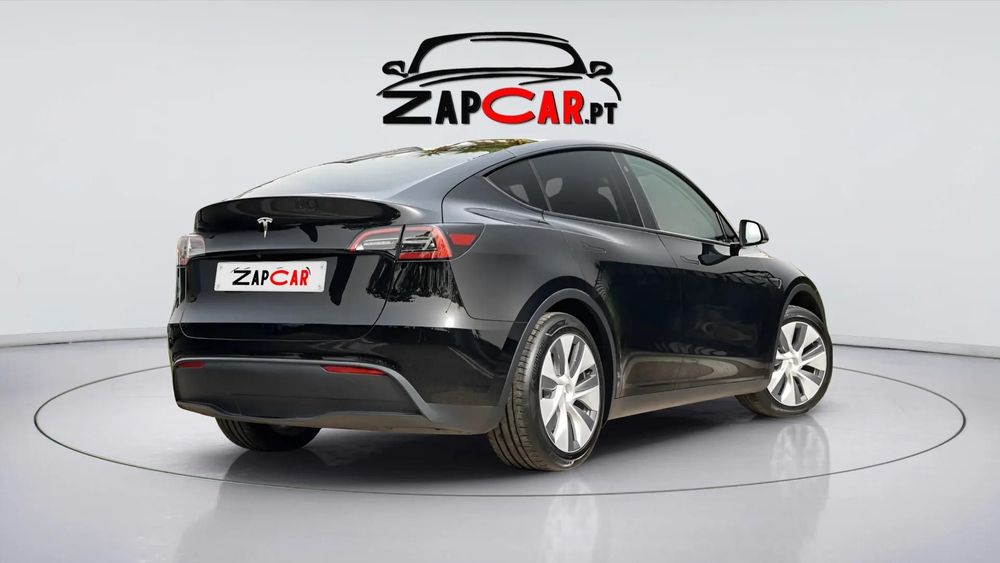 Tesla Model Y RWD