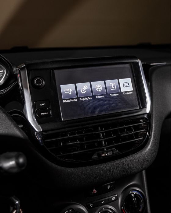 Peugeot 208 — fotografia 6