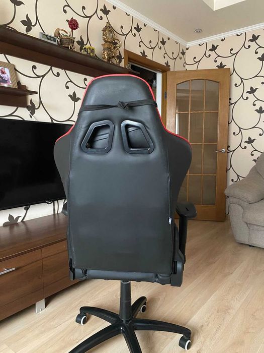 геймерське крісло