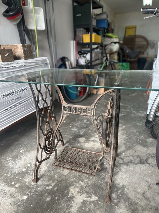 Mesa singer vintage tampo de vidro