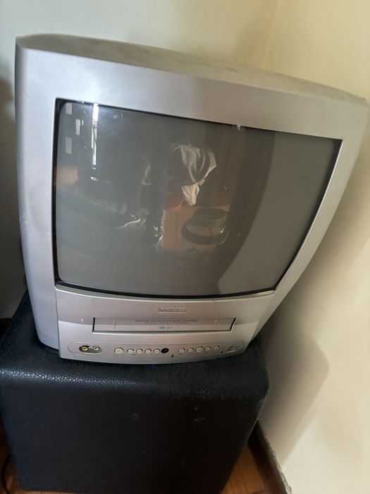 Televisao retro com video incorporado