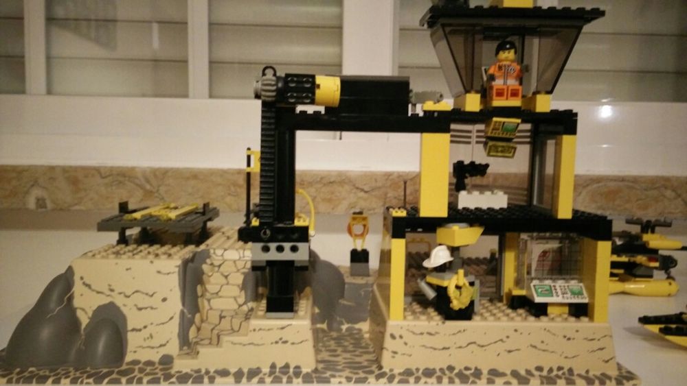 Lego World City: Base Guarda Costeira (7047)